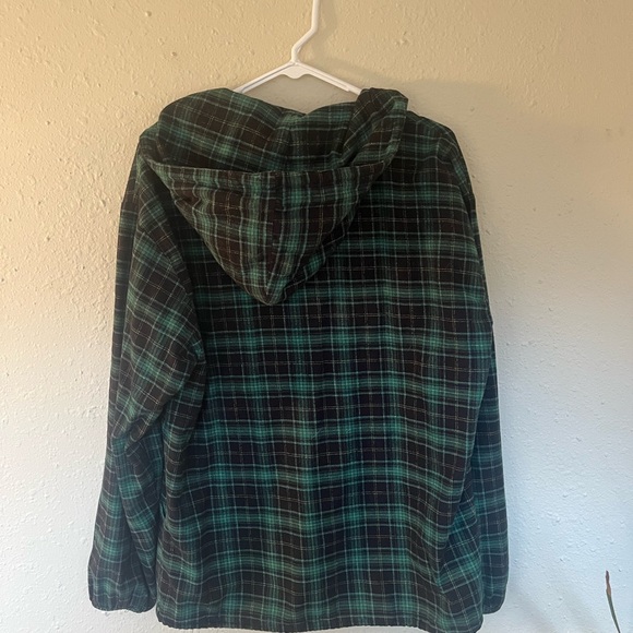 Vermont Flannel Company Pullover - Picture 2 of 7